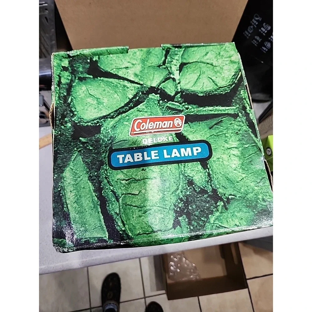 Coleman Deluxe Table Lamp Lantern Model 5372-710 with Box Untested 2003